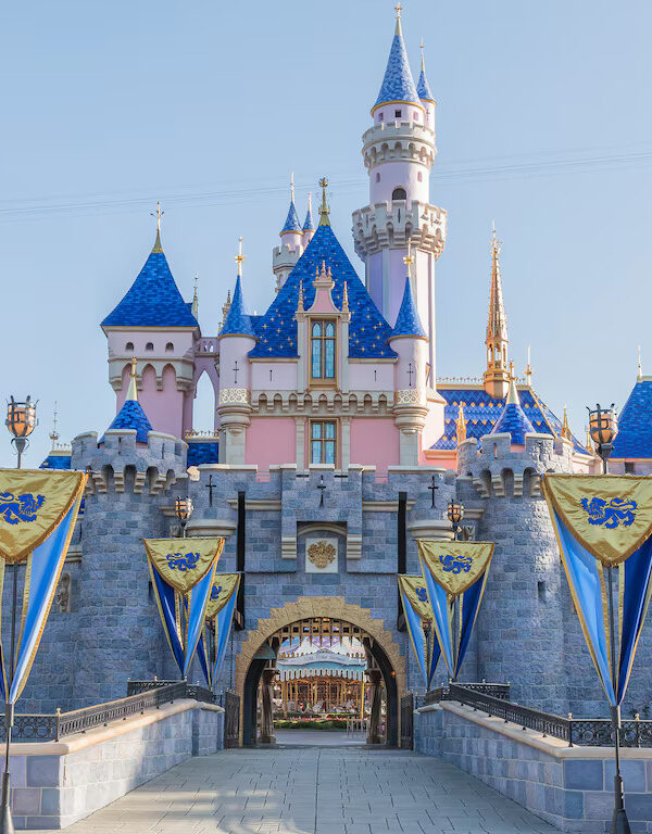 sleeping-beauty-castle-exterior-16×9 (1)