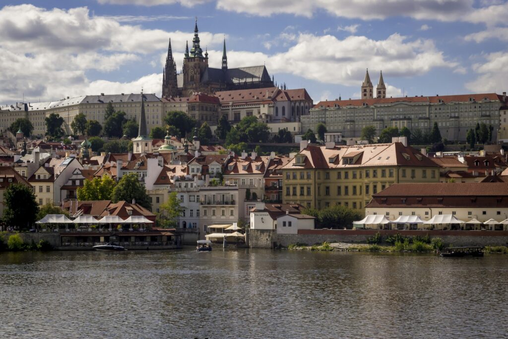 jan-jirasek-ZT1GIweVa4U-unsplash